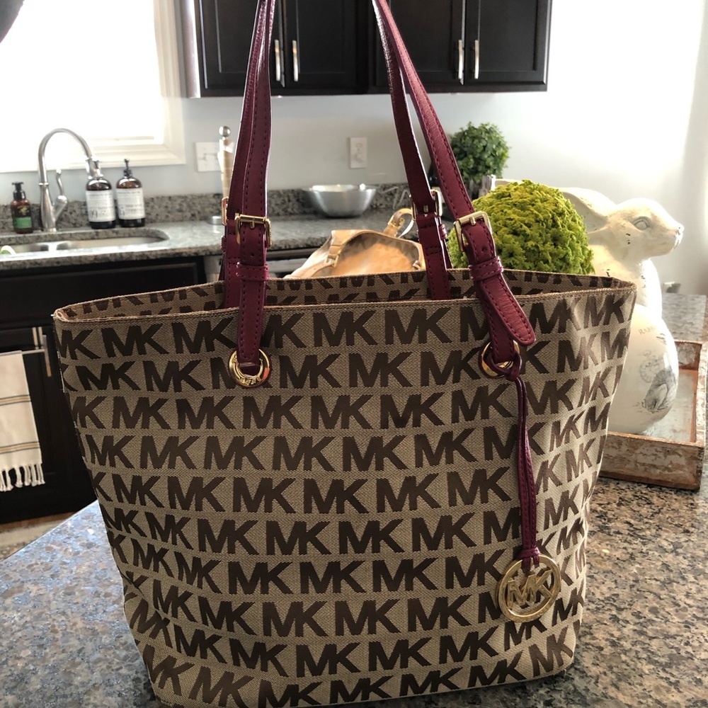 Michael Kors purse